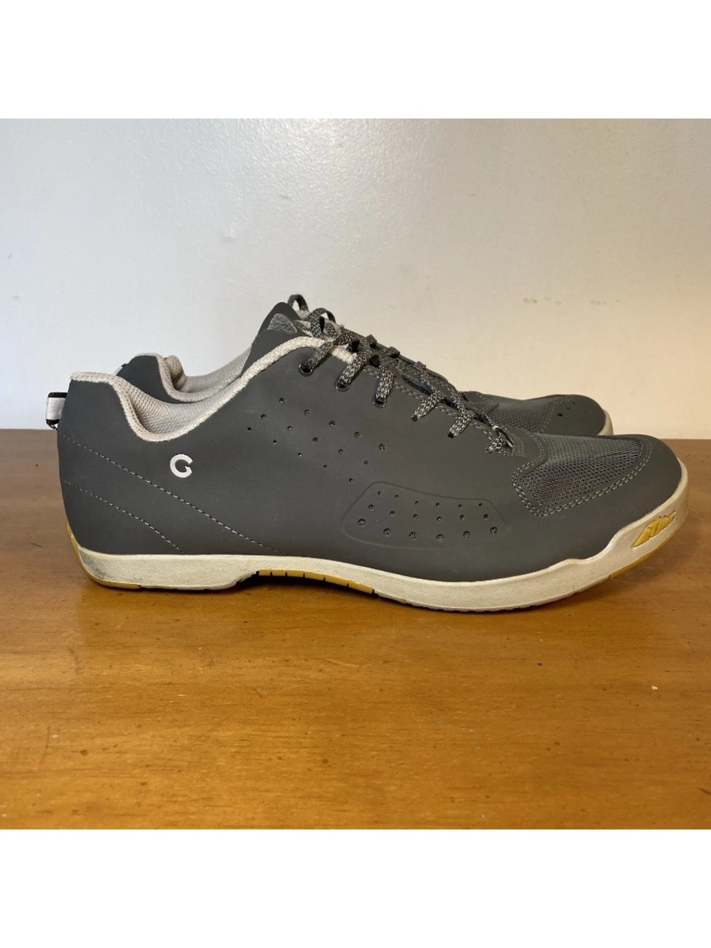 Louis Garneau Urban Cycling Shoes Men’s 10 US 44 Laces Flat Bottom/2 Bolt Gray